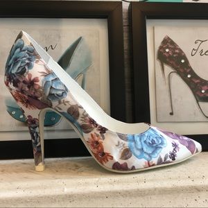 🌺SPRING🌺👠Top Heels Co Kyra Floral White Pumps